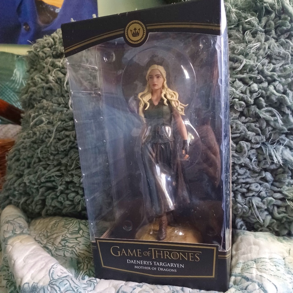 BNIB Dark Horse Comics Game of Thrones Daenerys Targaryen Deluxe Figure